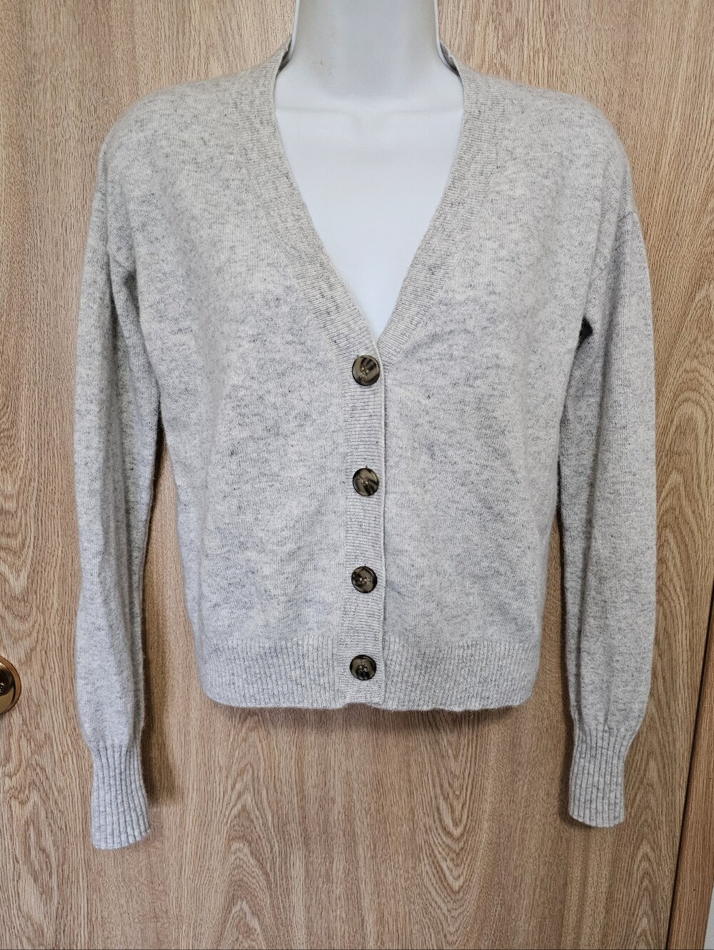 Intermix 100% Cashmere Gray Beige Cardigan Sweater Size P (XS - S) ?